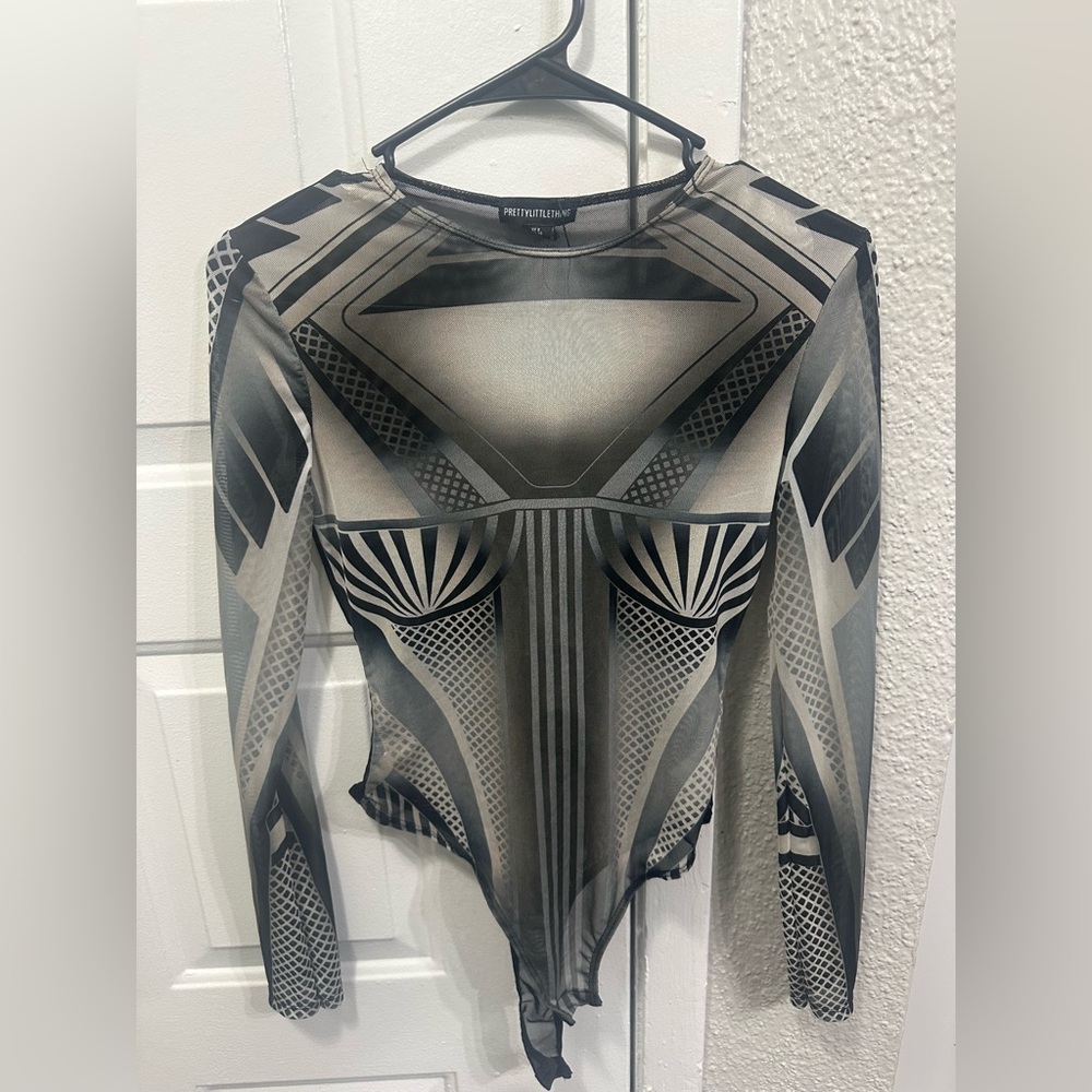 Pretty little thing bodysuit size 4